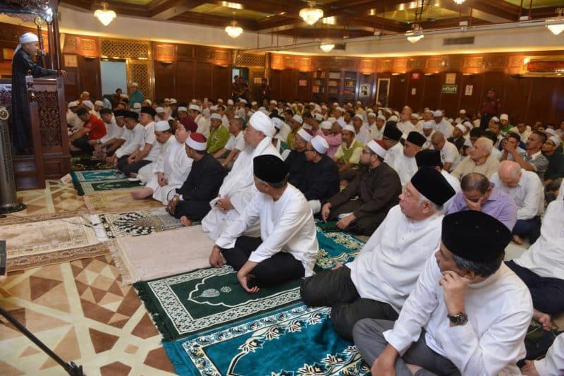 7 Contoh Khutbah Jumat Singkat dalam Berbagai Tema