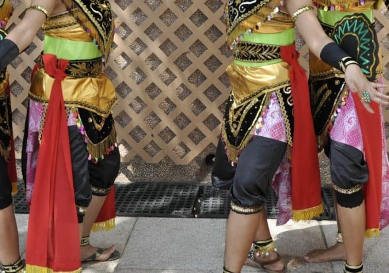 4 Properti Tari Garuda Nusantara Lengkap dengan gambar 