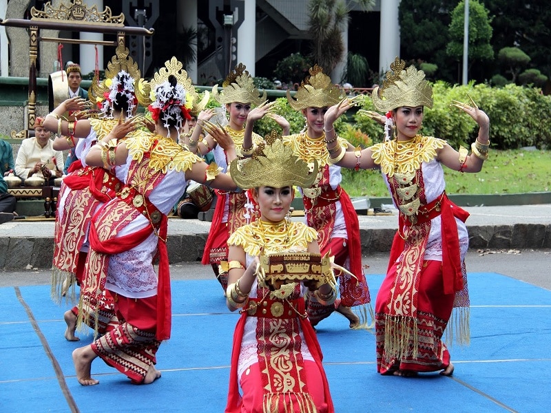 60 Tari Tradisional Di Seluruh Wilayah Nusantara (Terlengkap)